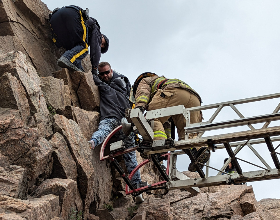 Iqaluit RCMP and Fire Department save young girl from harm
