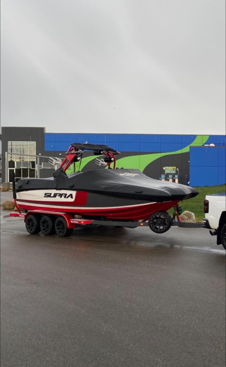 Photo of stolen boat and trailer