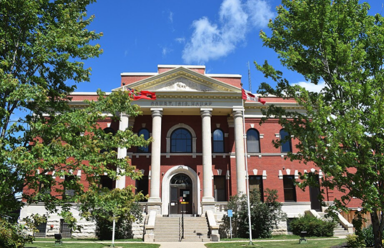 Dauphin proivncial court